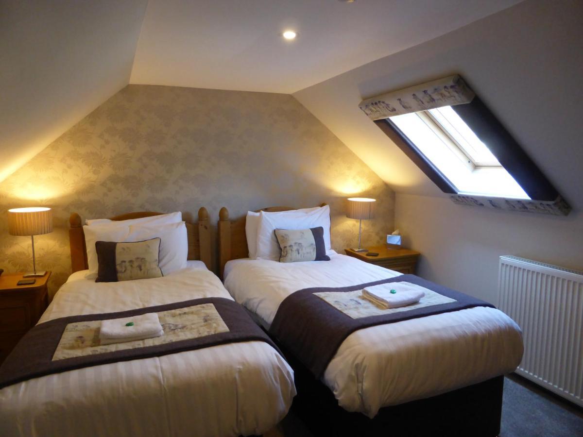 Glen Clova Hotel & Luxury Lodges Millton of Clova Exterior foto