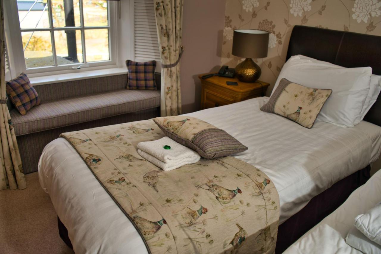 Glen Clova Hotel & Luxury Lodges Millton of Clova Exterior foto