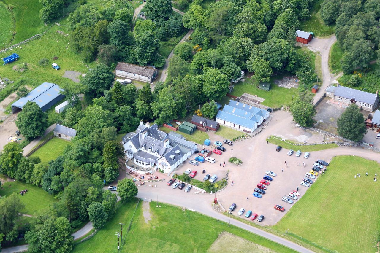 Glen Clova Hotel & Luxury Lodges Millton of Clova Exterior foto