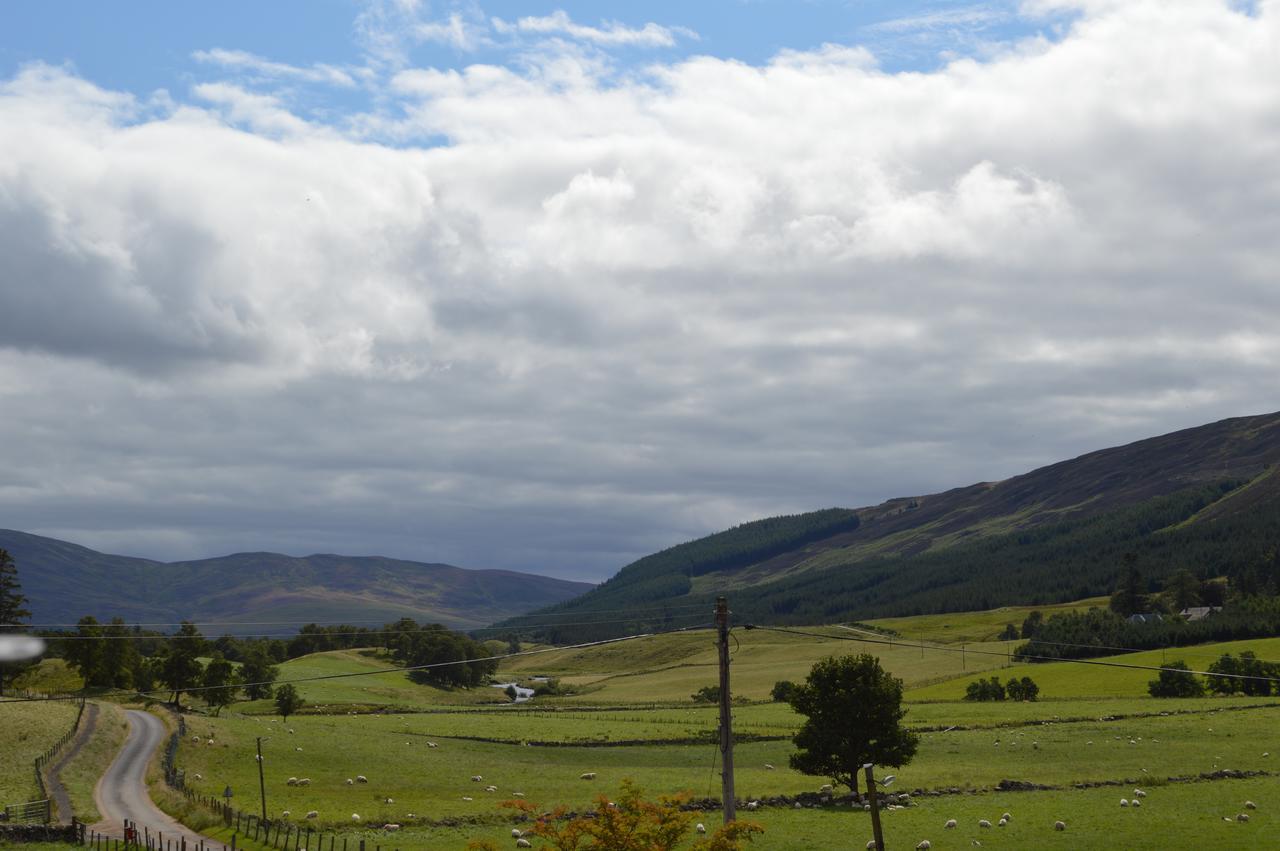 Glen Clova Hotel & Luxury Lodges Millton of Clova Exterior foto